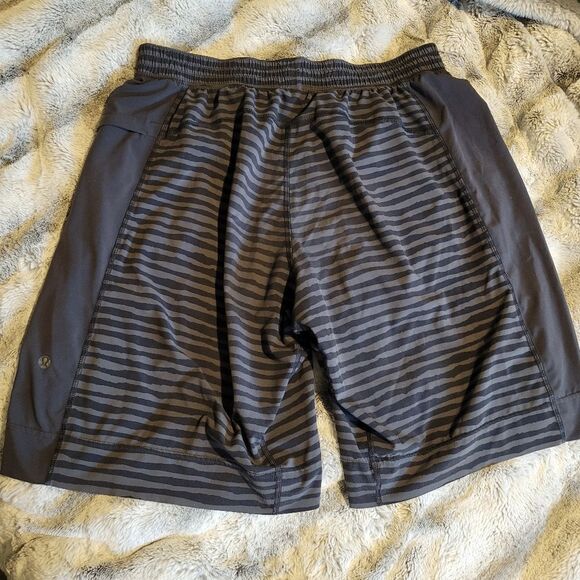 Lululemon T.H.E. Short 11” Linerless Black Gray Stripe Mens, Size L - Picture 2 of 12